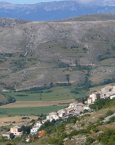 Castel del Monte e rocca calascio dalle riparate.